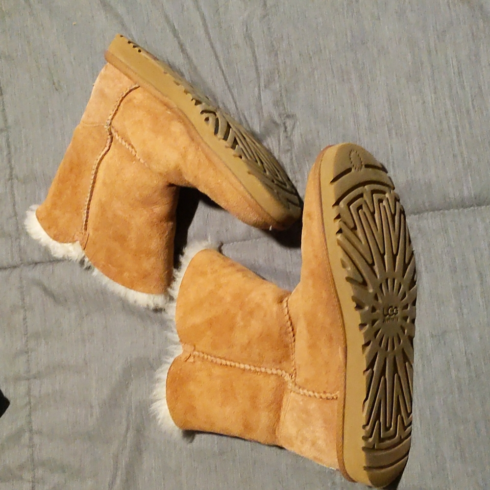UGG Bailey button boots - Picture 2 of 6